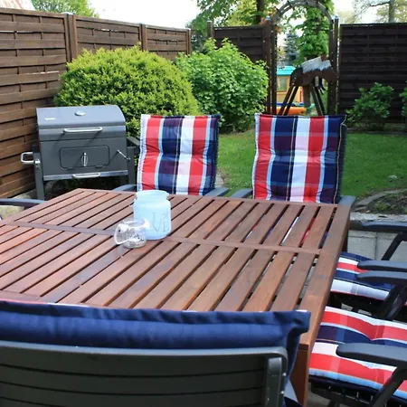 Holiday Waetjewegs Deel